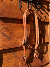Load image into Gallery viewer, Split Ear &amp; Throat Latch